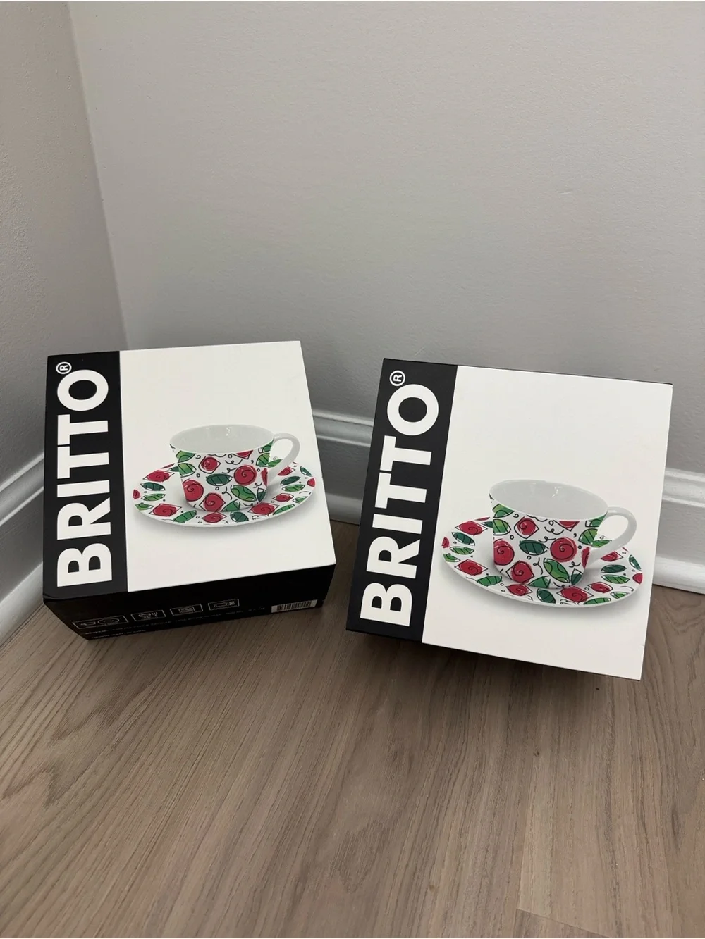 BRITTO Red Rose Porcelain Tea Cup Set